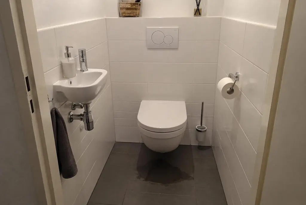 Lekdetectie Papendrecht – natte vloer bij een toilet